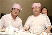 2006年7月25日,鄧正來在周國平生日宴會上 2006年7月25日,鄧正來在周國平生日宴會上